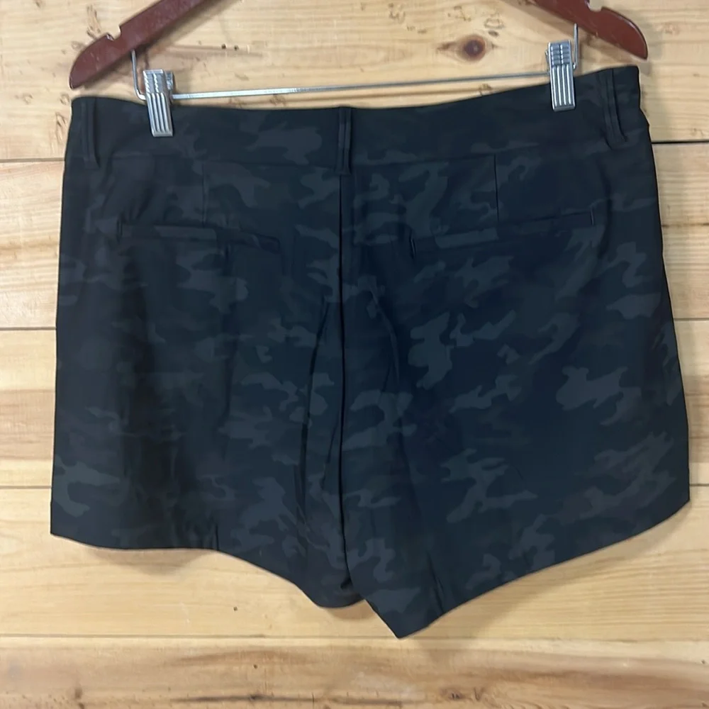 NEW Spanx brand black camoflage camo sunshine stretchy flattering short XL golf